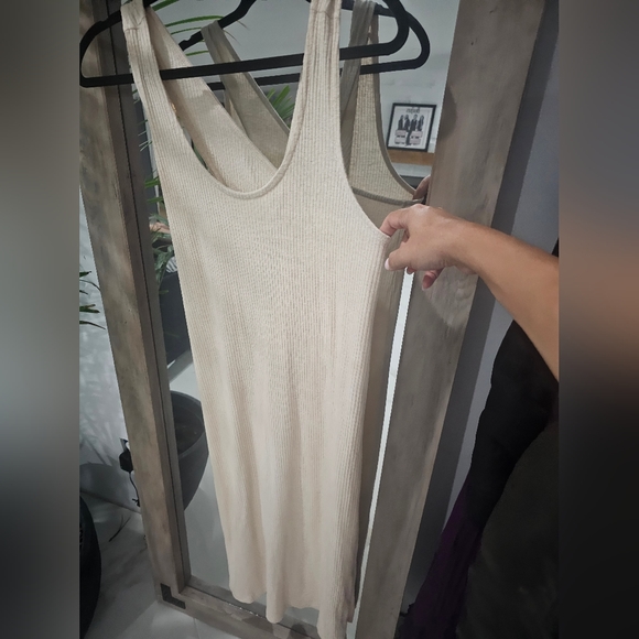 Sleeve less cross back knit dress SZ: Small - Picture 3 of 6